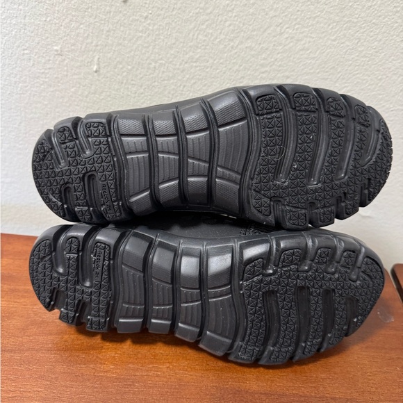 Reebok Men's Black Athletic Shoes - Picture 9 of 11